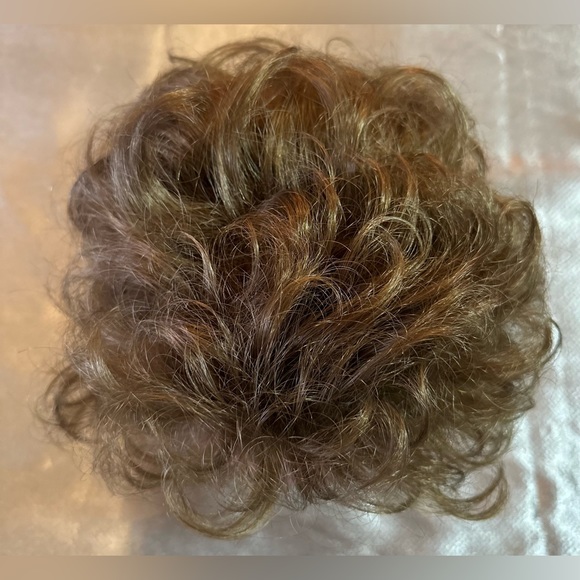 🪮✨Paula Young color 18 light ash brown Wig - Picture 2 of 13